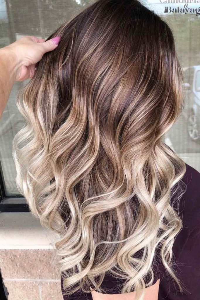 Wavy Long Ombre Hair with Balayage
