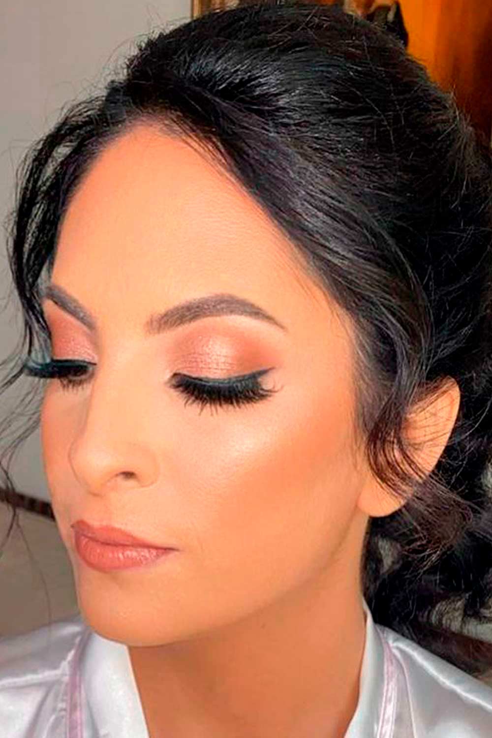 Natural Makeup Ideas For Brunettes