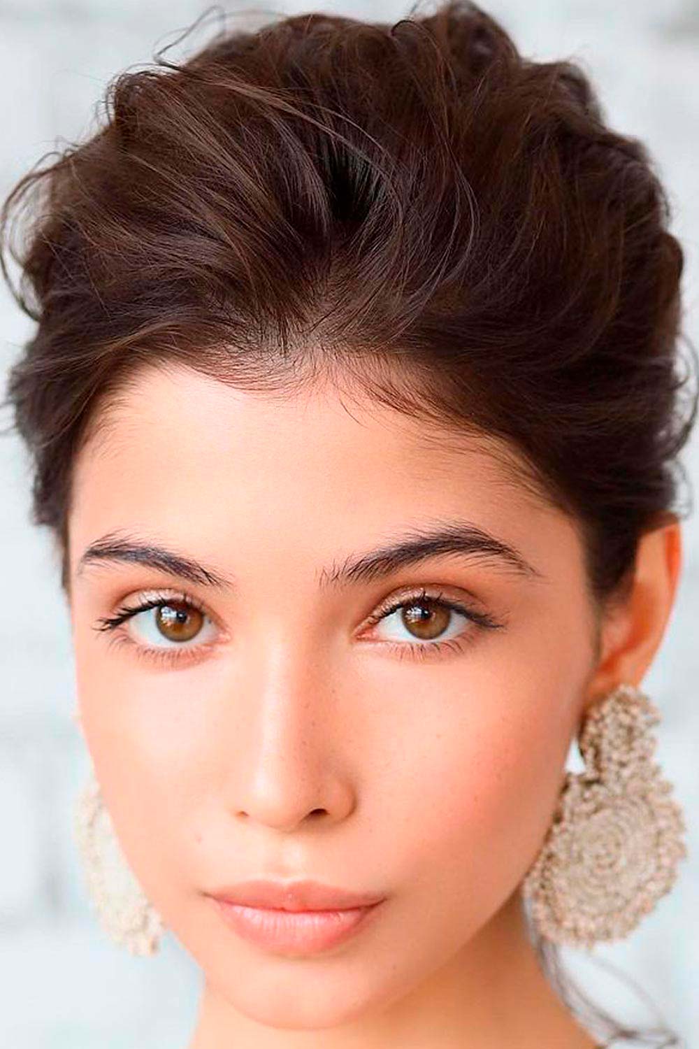 Natural Peachy Makeup With Eyes Accent