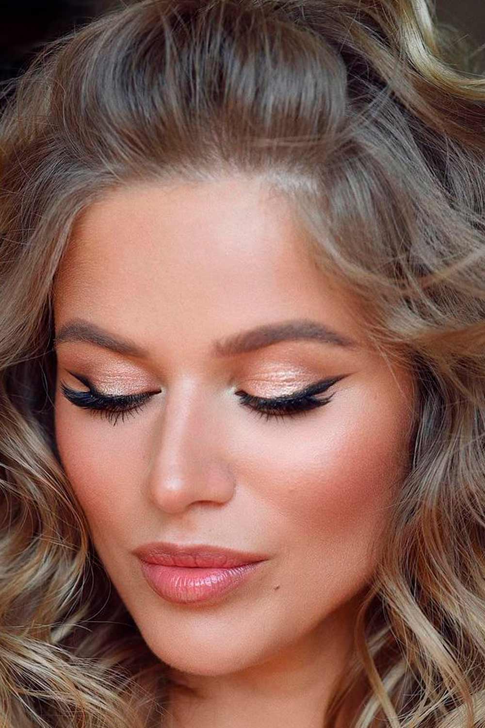 Natural Makeup With Shimmer Eyeshadow