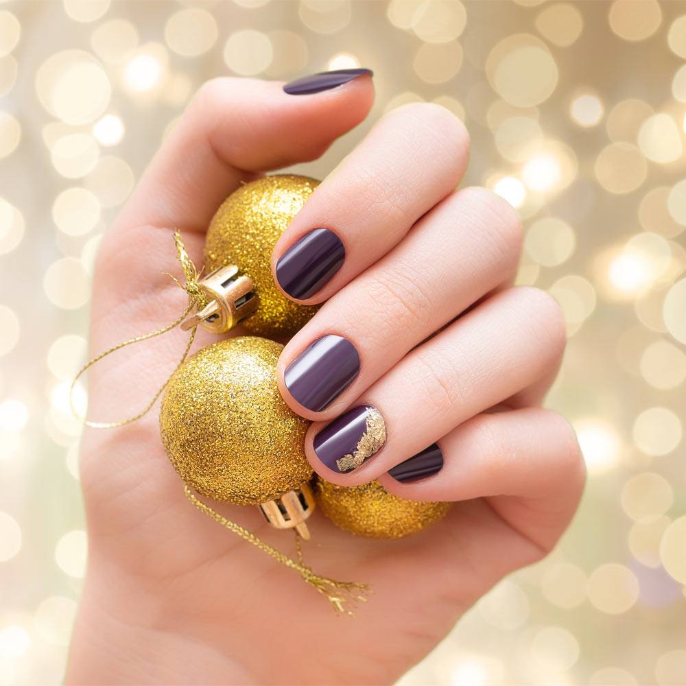 Nails Design with Foil