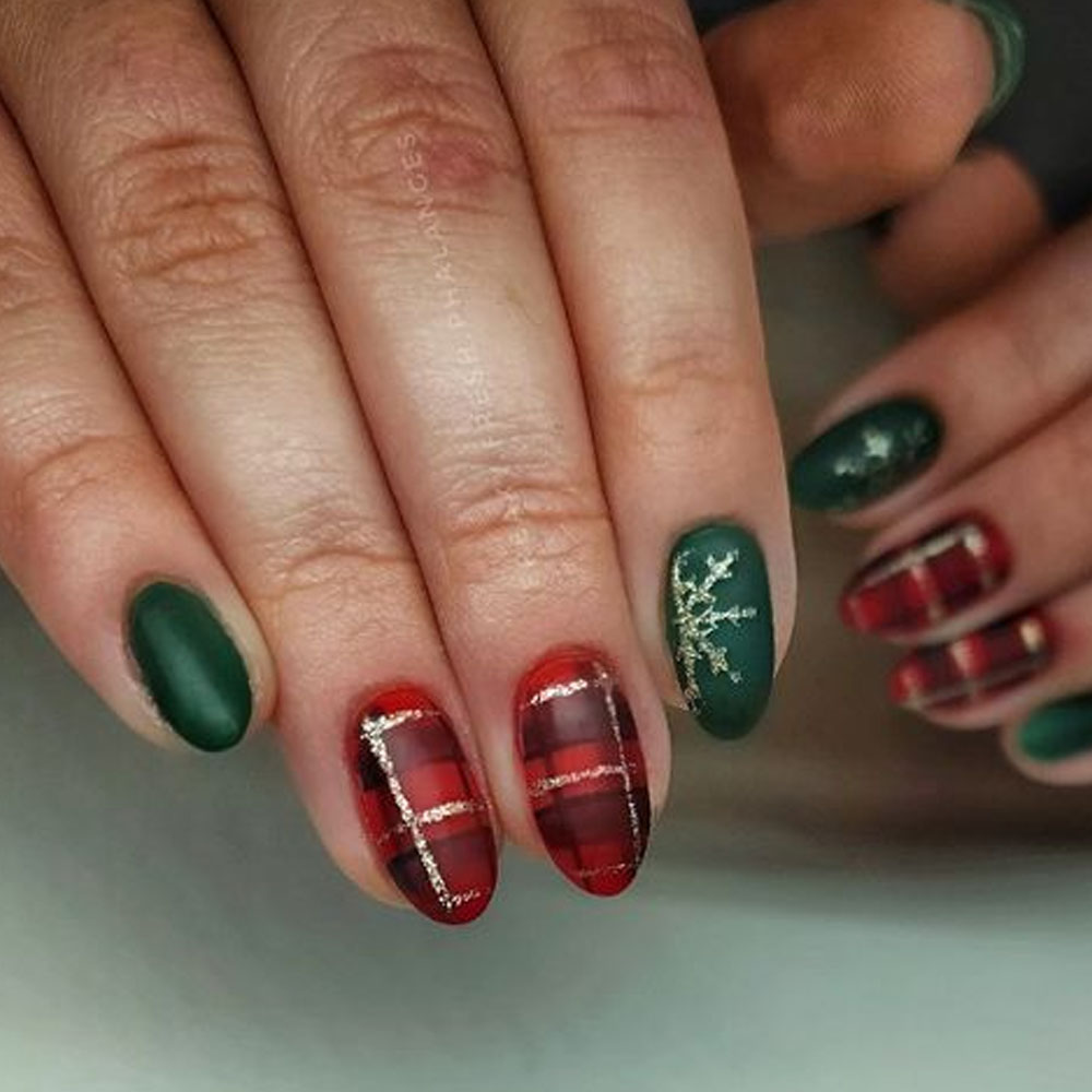 Red Plaid Christmas Nails