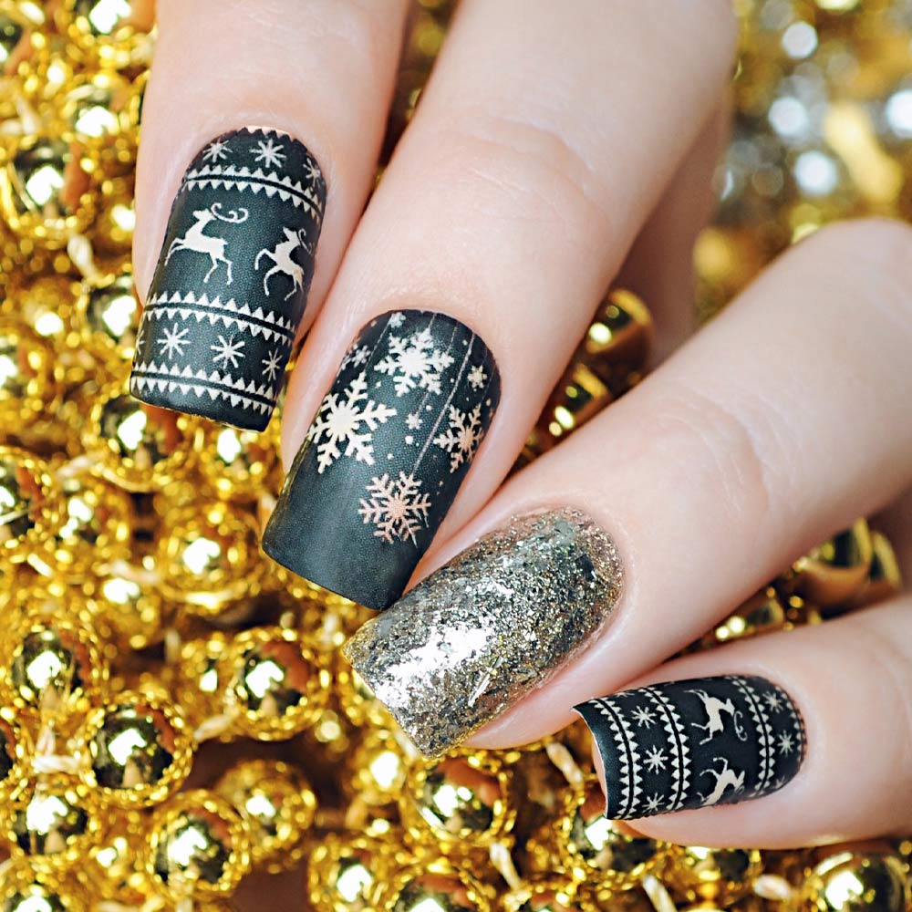 Navy Green Nails with Accented Nail