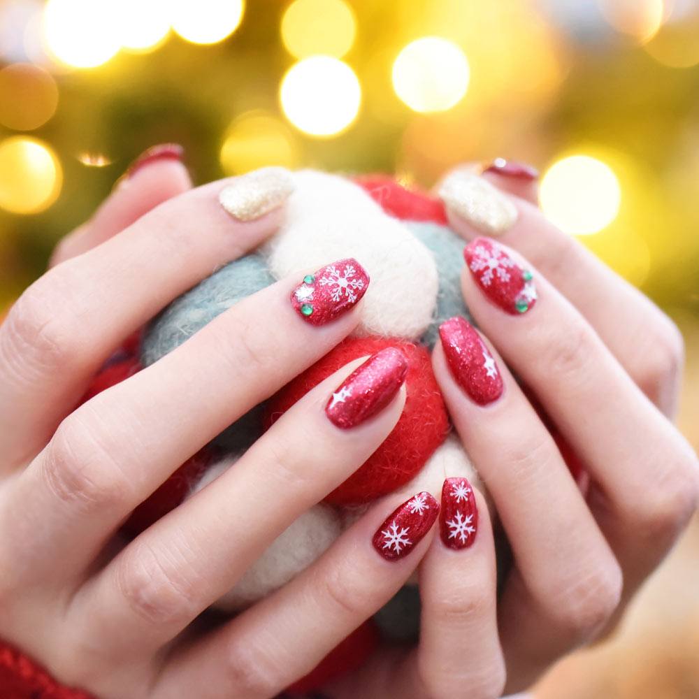 Snowflakes Nails & Red Base