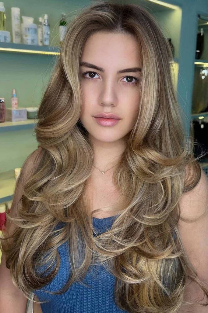 Middle-Parted Layered Hair of Natural Color