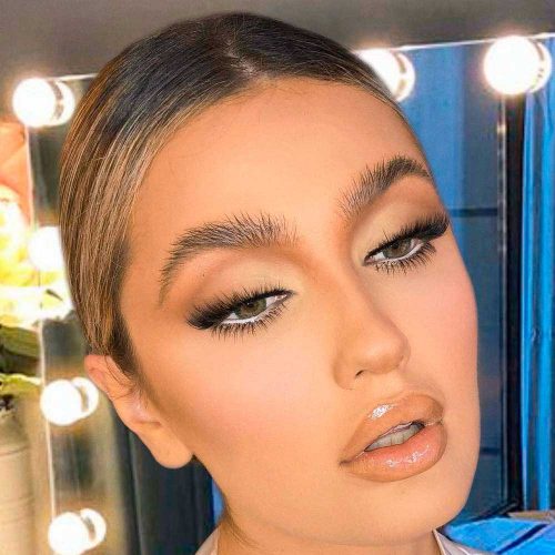 How Do You Apply Basic Makeup?