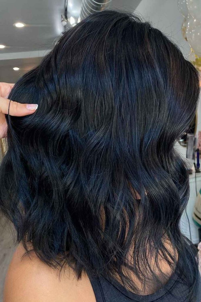 Wavy Shoulder-Length Cuts