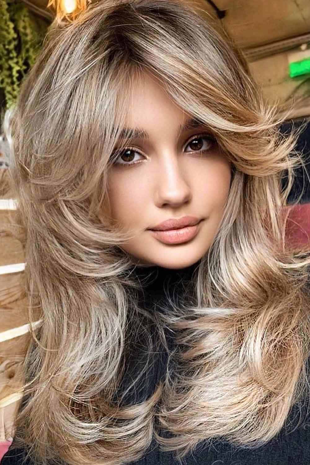Voluminous Feathered Layers Hairstyles #mediumhaircut #layeredhaircut #blonde
