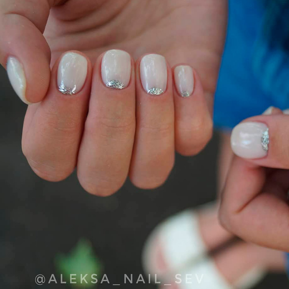 Beautiful Glitter Nude Nails Designs
