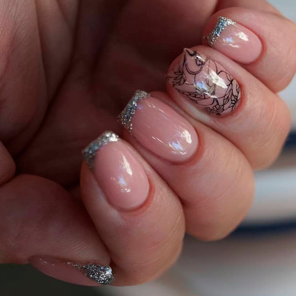 Beautiful Glitter Nude Nails Designs
