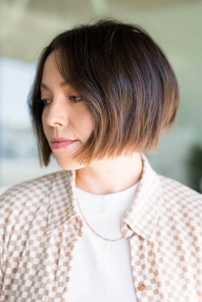 Short Hairstyle For Chin-Length Layers 