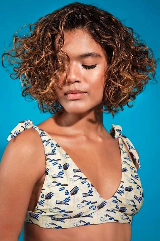 Short Hairstyle For Curly Bob 