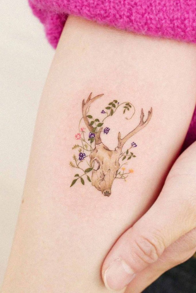 Minimalistic Deer Skull 