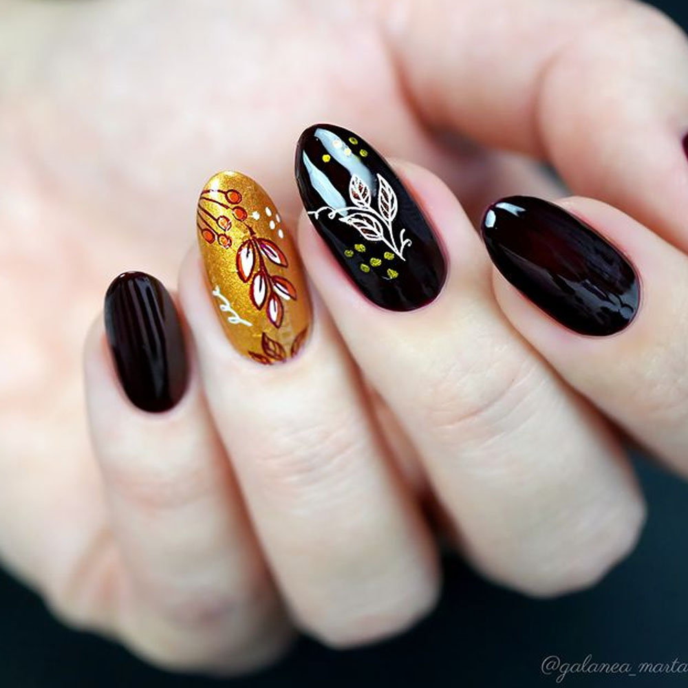 Black and Gold Thanksgiving Nails