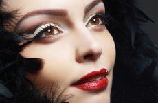 Cut Crease Makeup Ideas To Try This Year