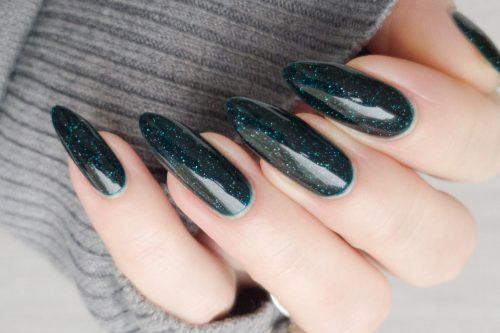 Fresh Green Nails Ideas To Get This Season