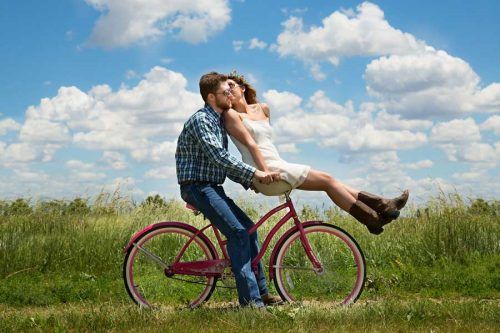 Most Popular and Cute Couple Poses for Your Amazing Love Story