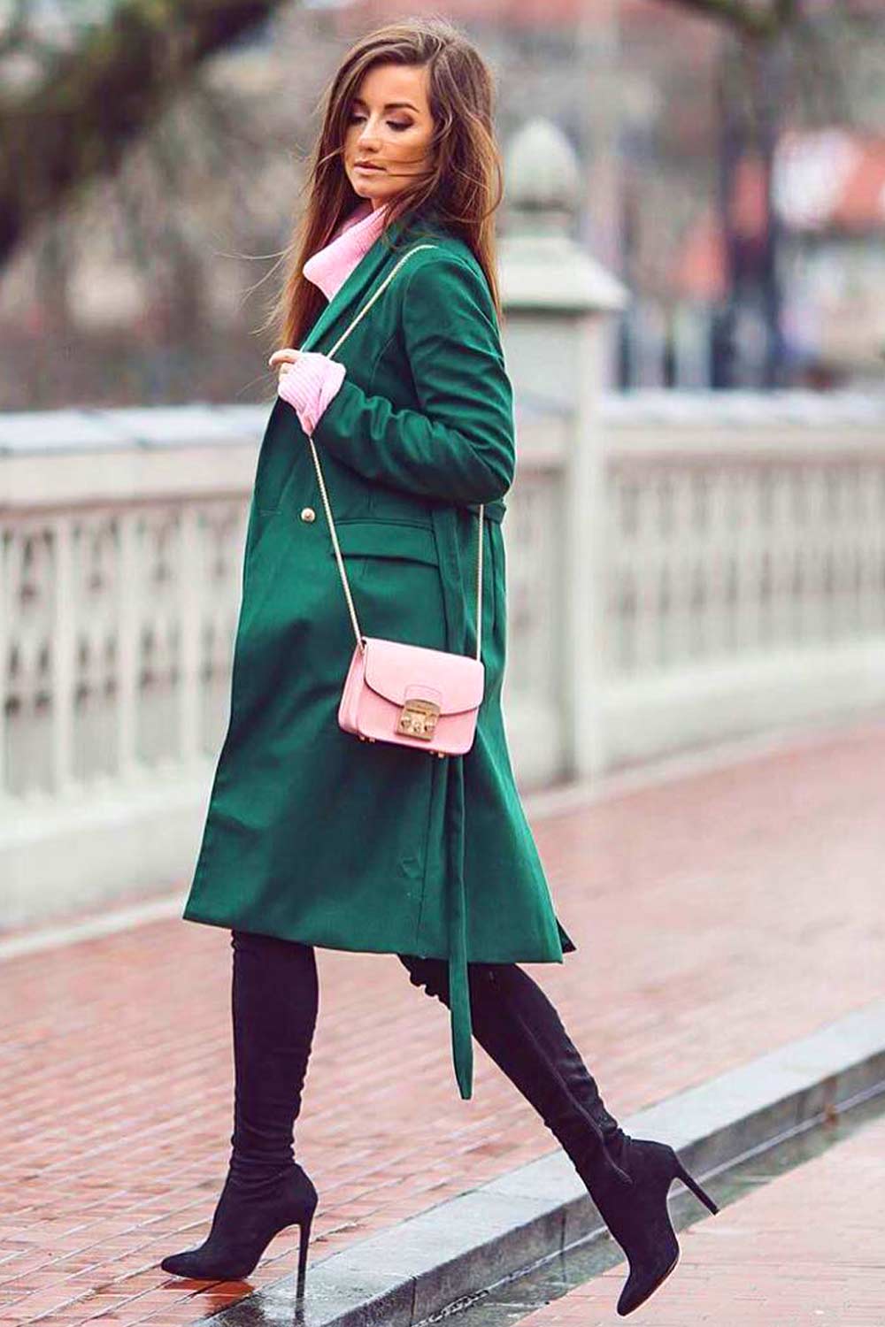 Classy Fall-Styled Green Trench For Everyday Look