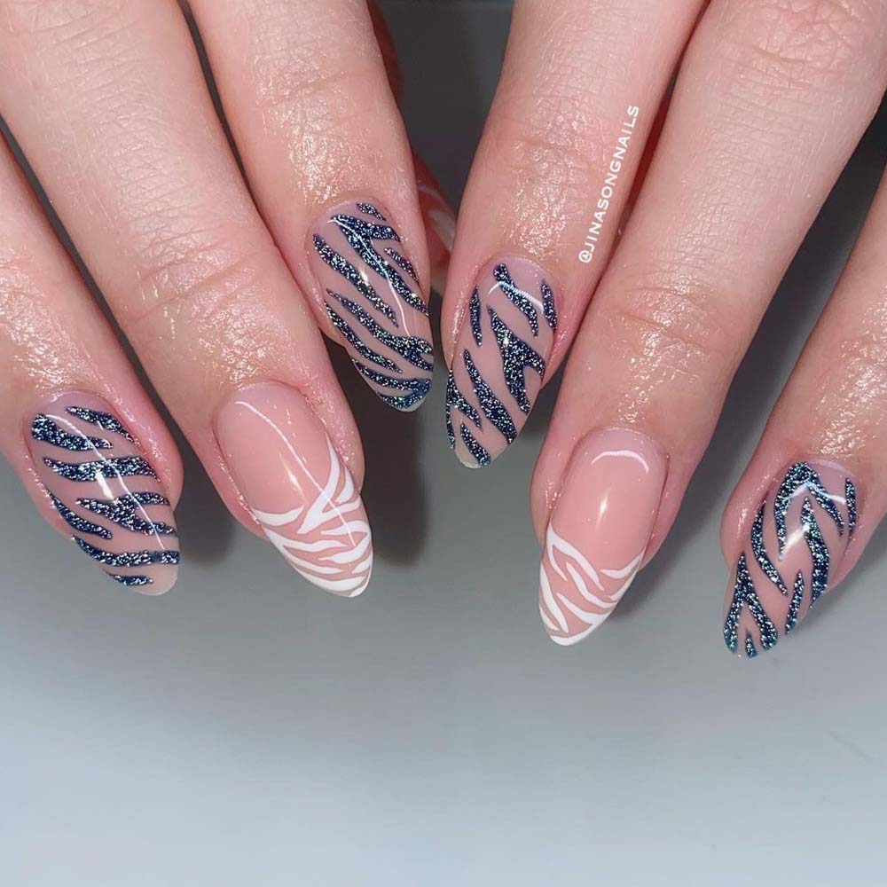 Winter Nails Style Animal Print