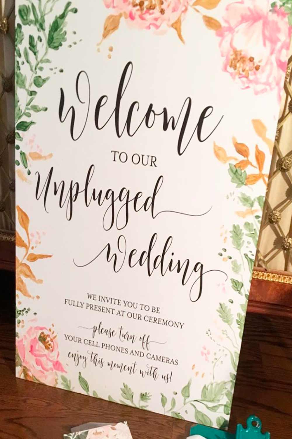 What Should Your Wedding Invitations Say?