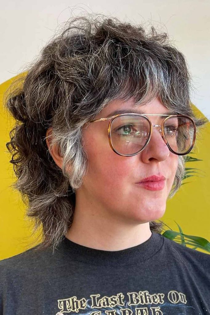 Short Wolf Cut with Highlights #wolfcuthairstyles #wolfcuthair #wolfcut